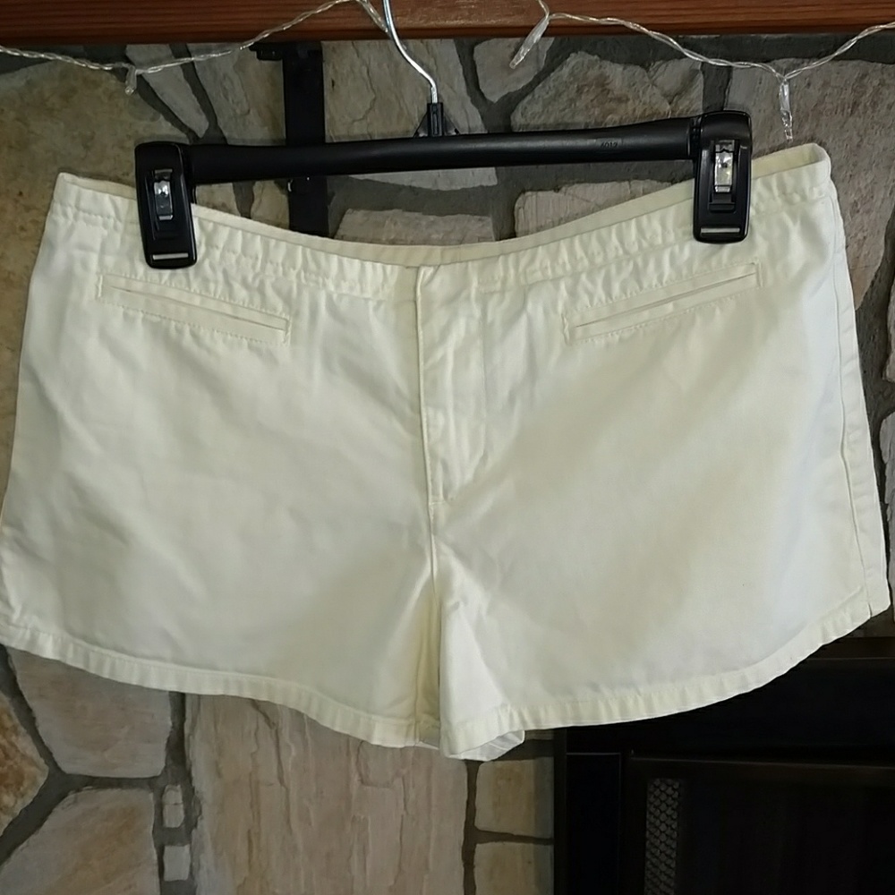 American Eagle Cream Shorts Size 8